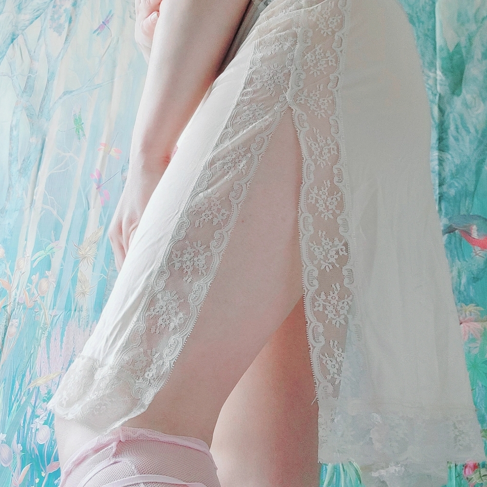 𝙲𝚕𝚘𝚜𝚎𝚝 𝙱𝚘𝚘𝚔𝚖𝚊𝚛𝚔 𝙴𝚝𝚑𝚎𝚛𝚎𝚊𝚕 𝚅𝚒𝚗𝚝𝚊𝚐𝚎 - Picture 5 of 15